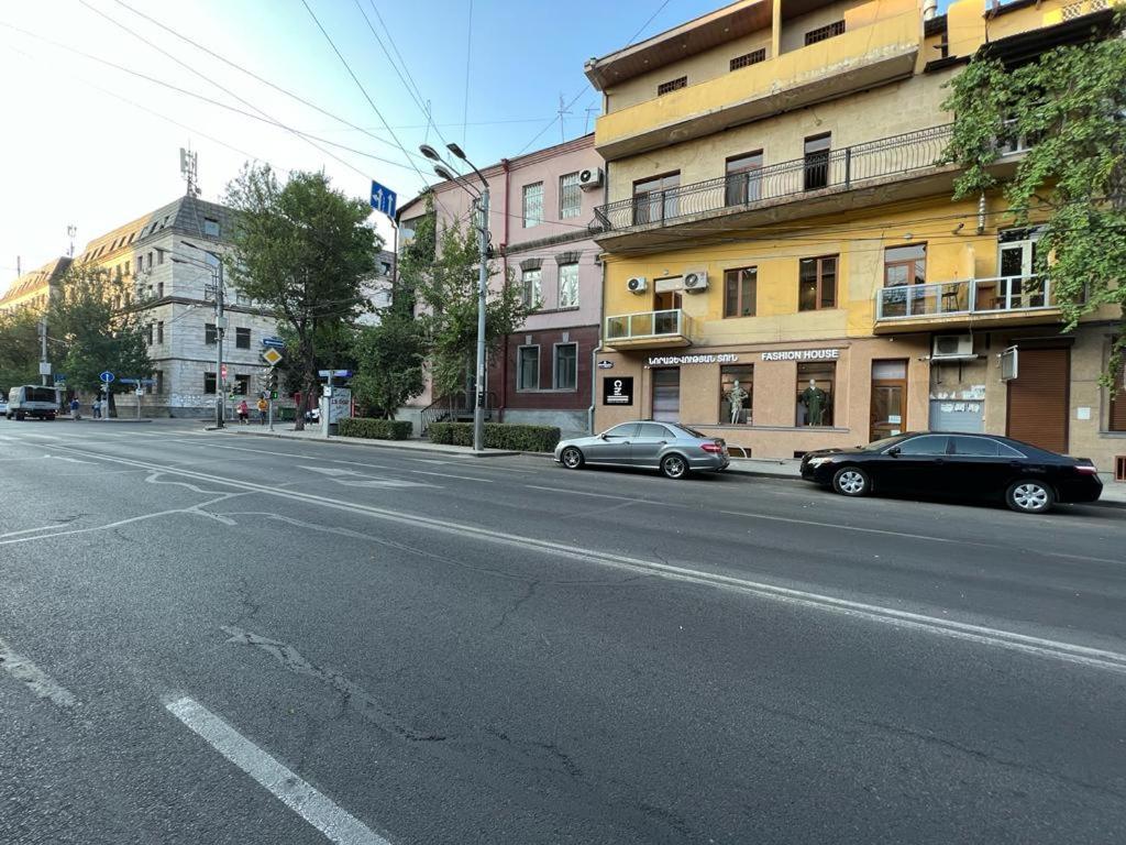 Tumanyan Street 3 Bedroom Deluxe Apartment With Large Balcony Tm662 Erevan Exterior foto