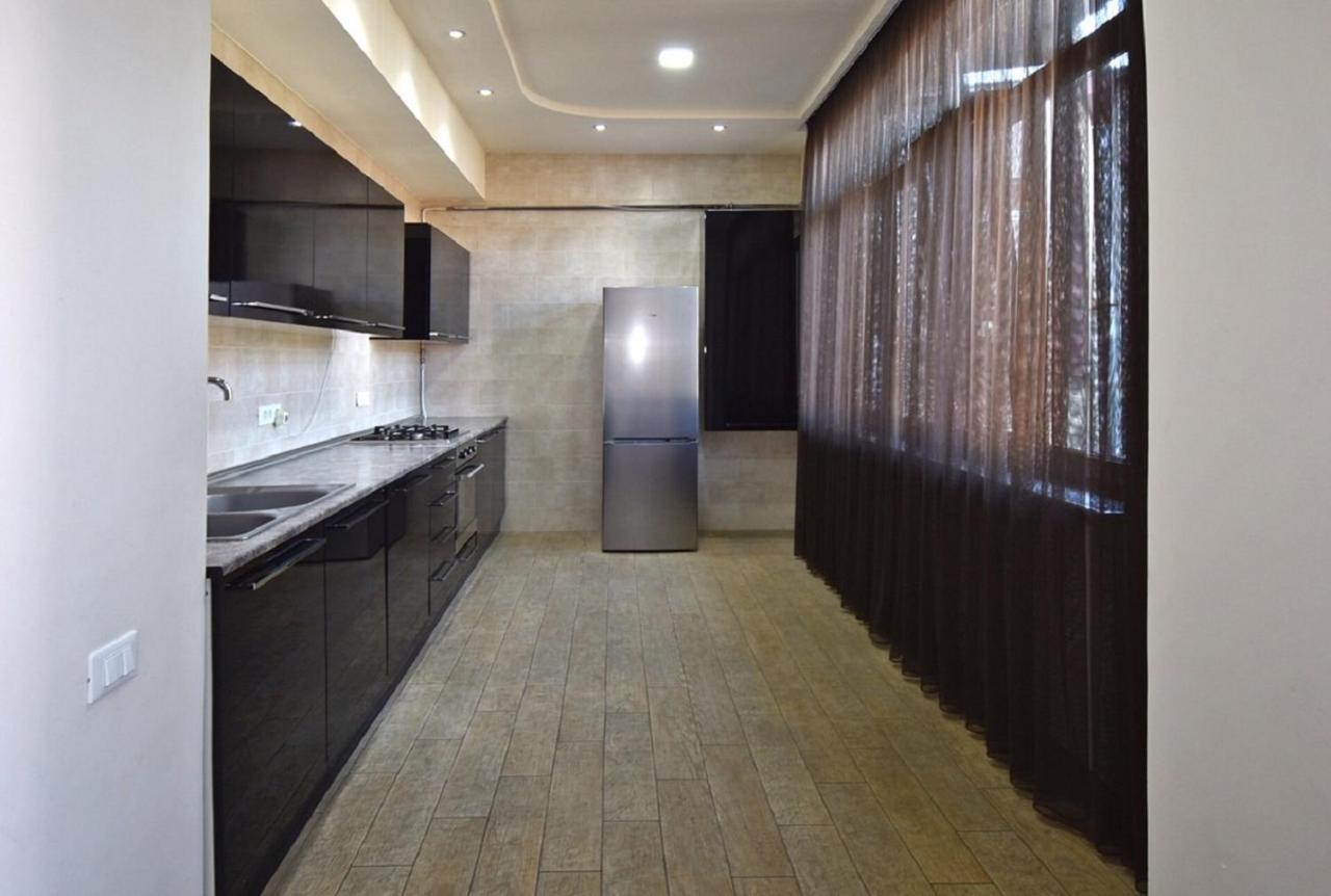 Tumanyan Street 3 Bedroom Deluxe Apartment With Large Balcony Tm662 Erevan Exterior foto
