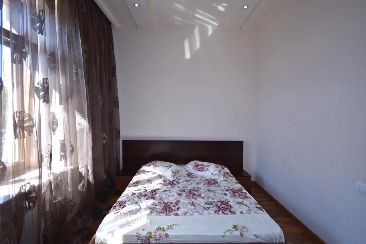 Tumanyan Street 3 Bedroom Deluxe Apartment With Large Balcony Tm662 Erevan Exterior foto